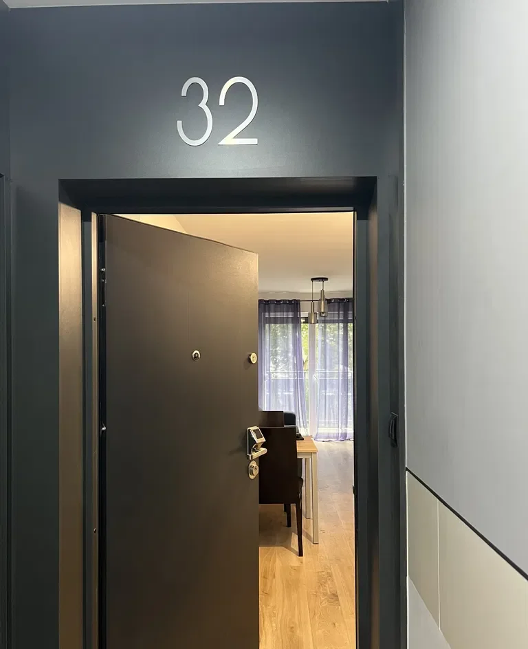 2-pokojowe w centrum w apartamentowcu z widokiem na zieleń - zdjęcie 4