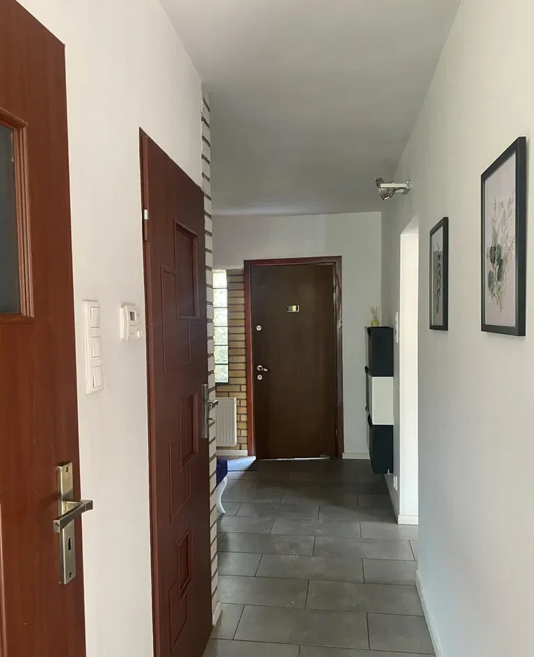 Pół bliźniaka z ogrodem i dodatkowym mieszkaniem na wynajem - zdjęcie 4
