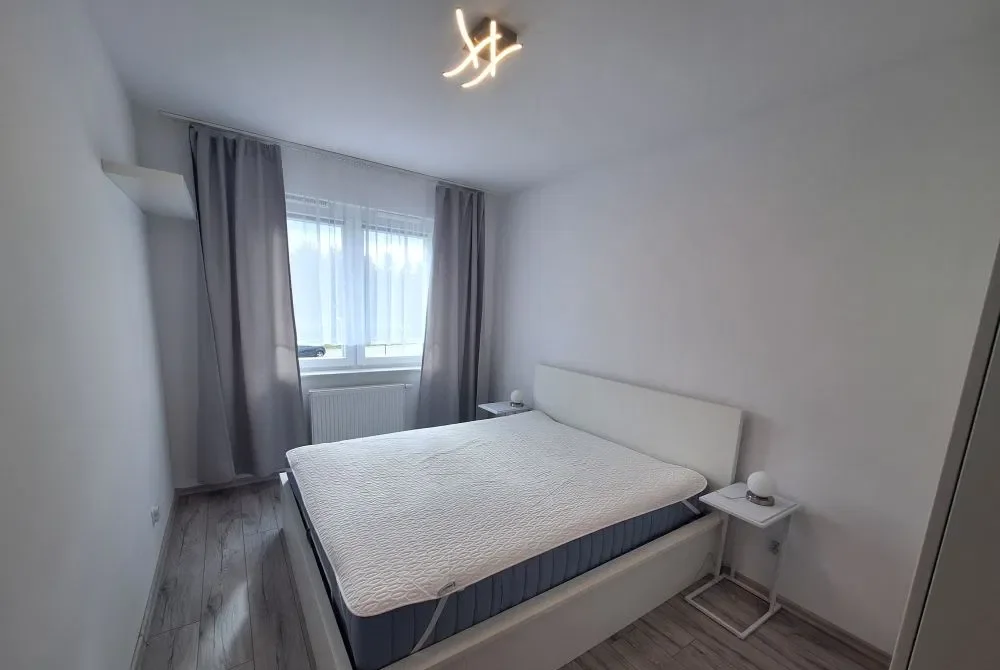 Krzyki, cisza, zieleń, obok parku, nowe, miejsce postojowe, od zaraz - zdjęcie 6