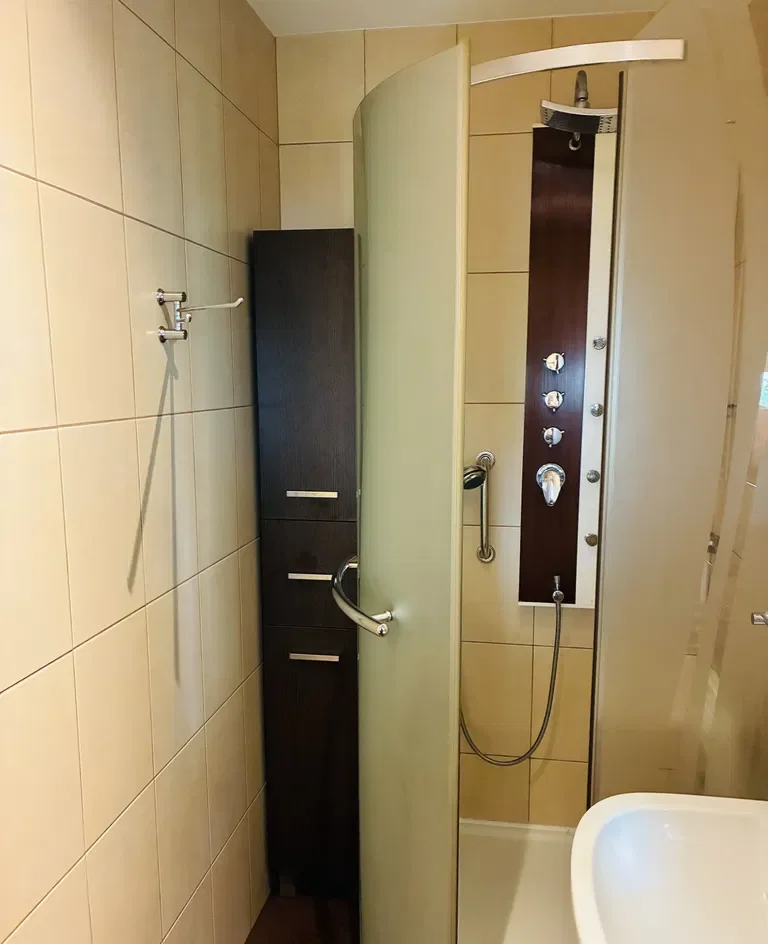Dom wolnostojący z działką w cenie mieszkania w super lokalizacji - zdjęcie 5