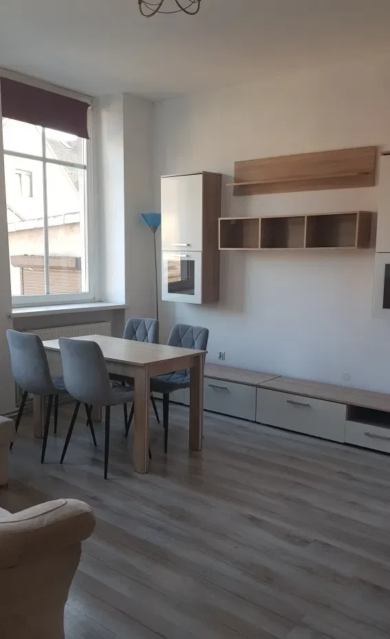 Mieszkanie 2 pokojowe w centrum - zdjęcie 2