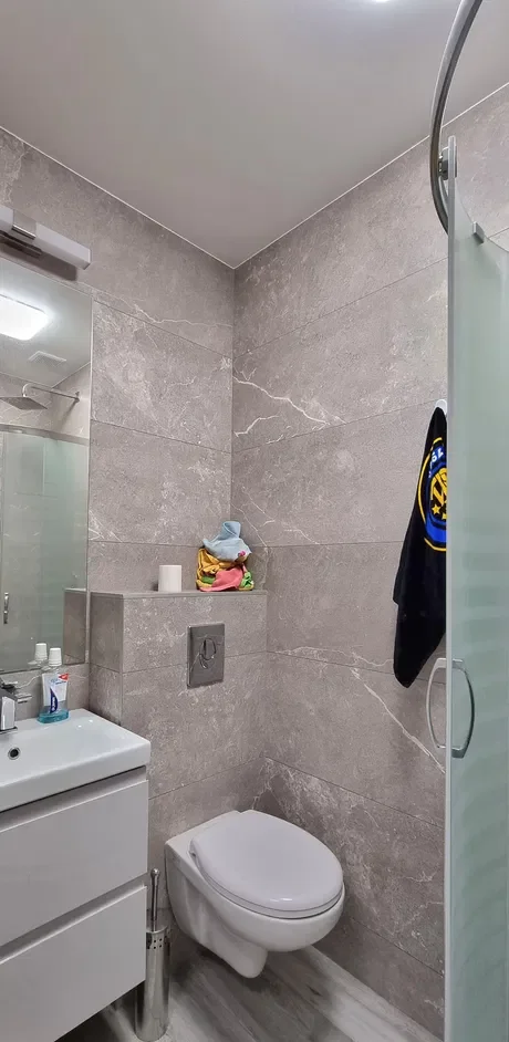 Pokój z balkonem w apartamentowcu przy Metrze Kopcińskiego - zdjęcie 5