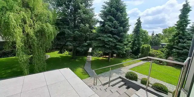 Atrakcyjna połówka bliźniaka, duża działka, garaż, idealny dla rodziny - zdjęcie 6