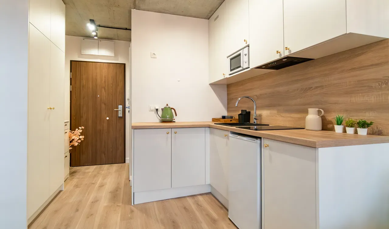 Stylowy lokal dwupoziomowy w nowoczesnym apartamentowcu - zdjęcie 4