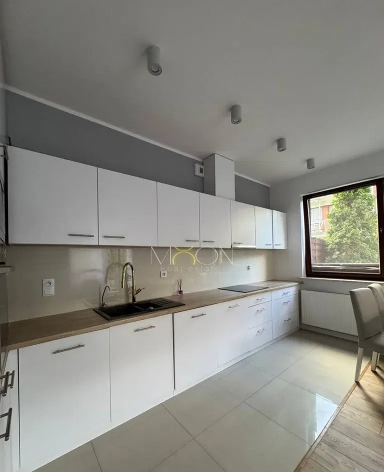 Mieszkanie 3 pokoi, 2 łazienki | Bemowo | ogród ~100 m² | 2 miejsca w garażu