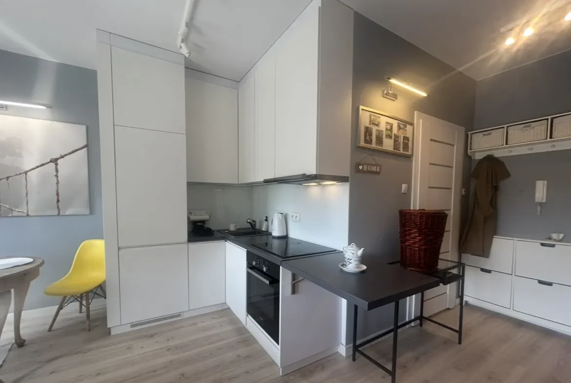 Urokliwa kawalerka w Centrum - zdjęcie 2