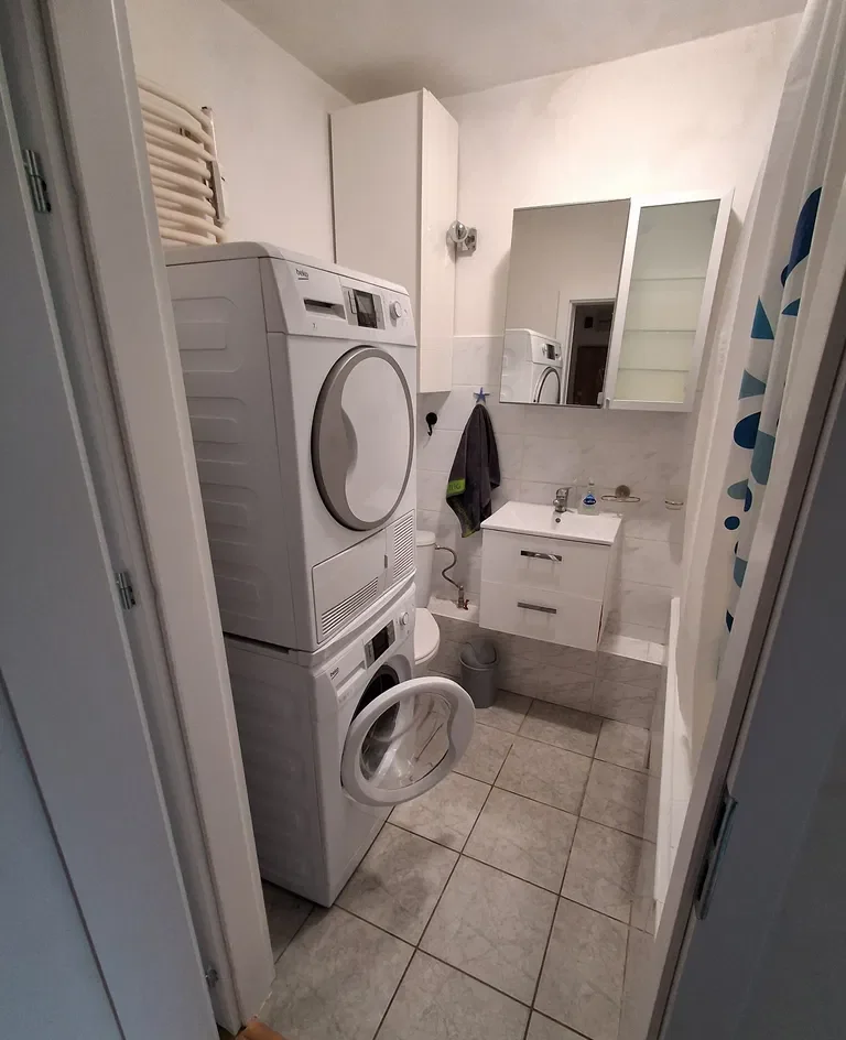 Wynajem mieszkania z balkonem w Jarotach - zdjęcie 9