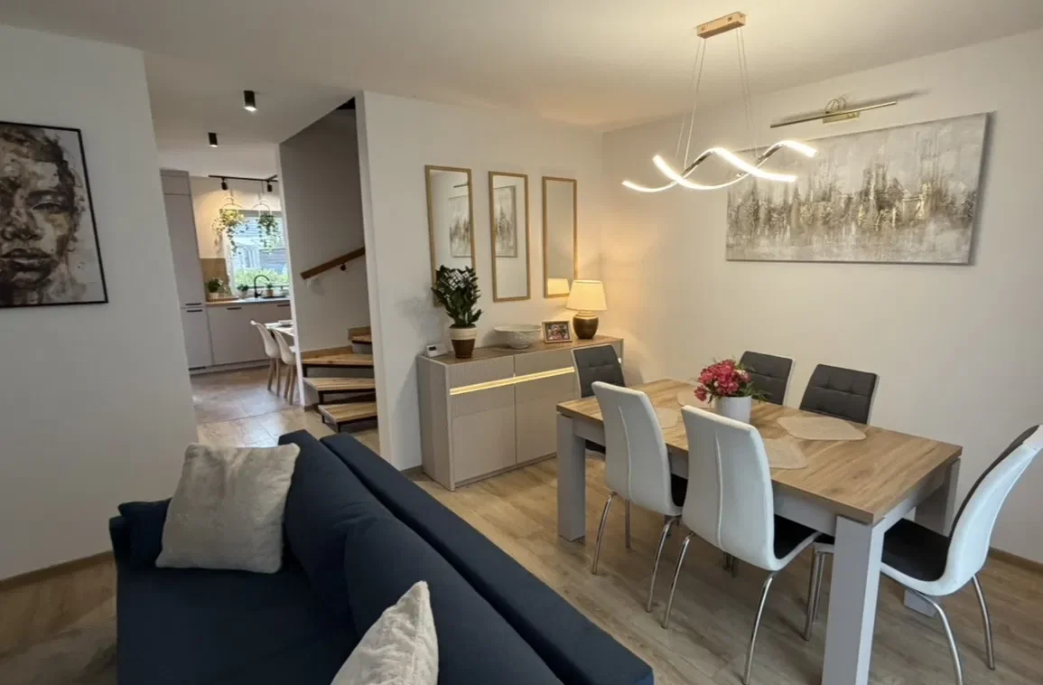 Uroczy dom 90 m² z ogrodem, klimatyzacją i wiatą garażową – Borówiec - zdjęcie 9
