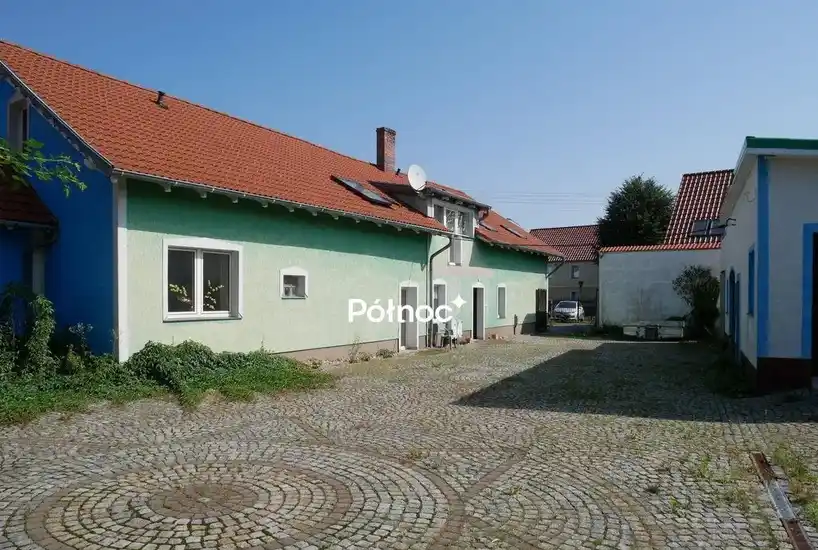 Dom z garażem i ogrodem w Czernie - zdjęcie 5