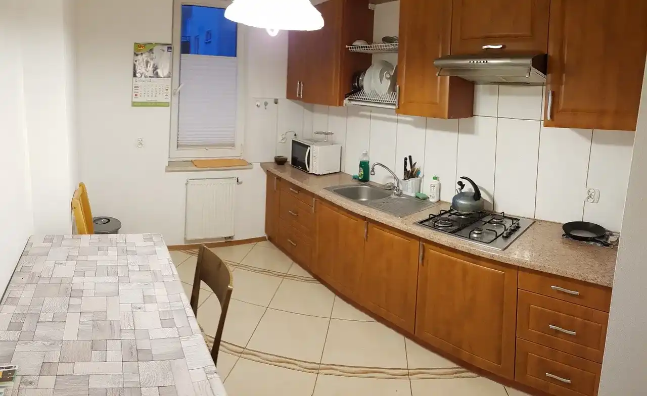 Duży pokój z balkonem - zdjęcie 5