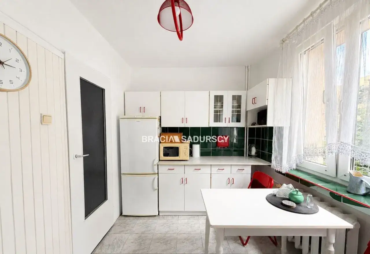Kawalerka z osobną kuchnią, 37 m², balkon - zdjęcie 9