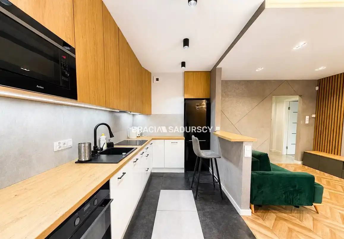 2 pok, 50 m², balkon, winda, garaż + komórka - zdjęcie 6