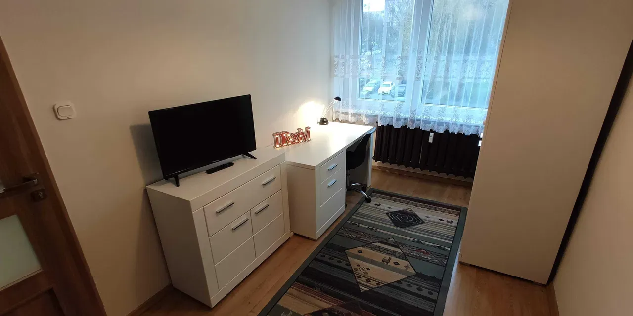 Do wynajęcia nowoczesny pokój 1 os. przy starówce ul. Smętka - zdjęcie 3