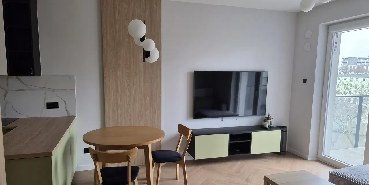 Mieszkanie dwupokojowe 44 m² Lutomierska 52 blisko Manufaktury - zdjęcie 2