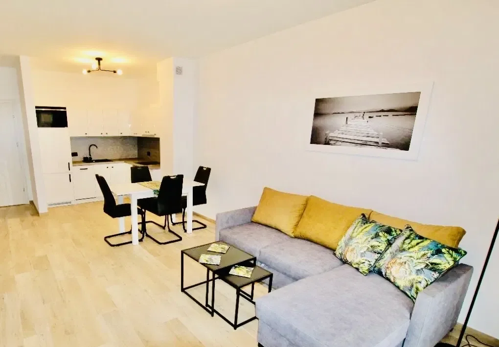 Nowe i eleganckie 2 pokojowe mieszkanie, balkon, garaż, blisko centrum - zdjęcie 4