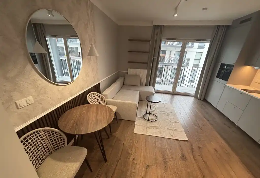 APARTAMENT w ŚRÓDMIEŚCIU! WYSOKI STANDARD Z BALKONEM! PIERWSZY NAJEMCA - zdjęcie 2