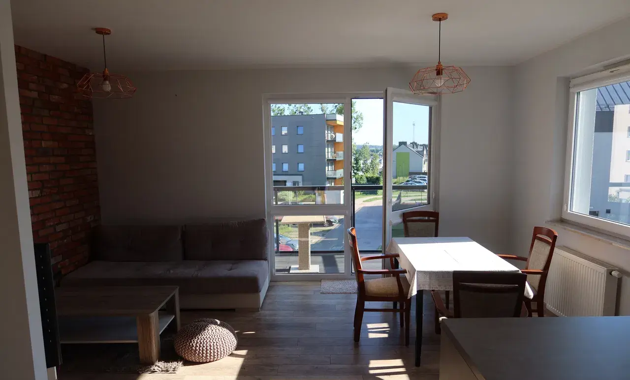 Wynajem 3-pokojowego mieszkania z balkonem i garderobą - zdjęcie 2