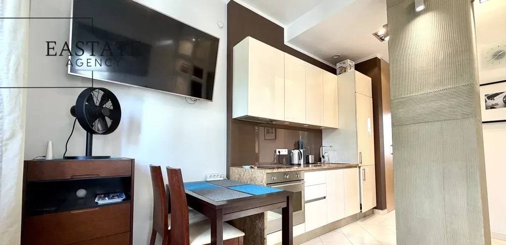 Elegancki apartament przy Krakowskim Przedmieściu - zdjęcie 7