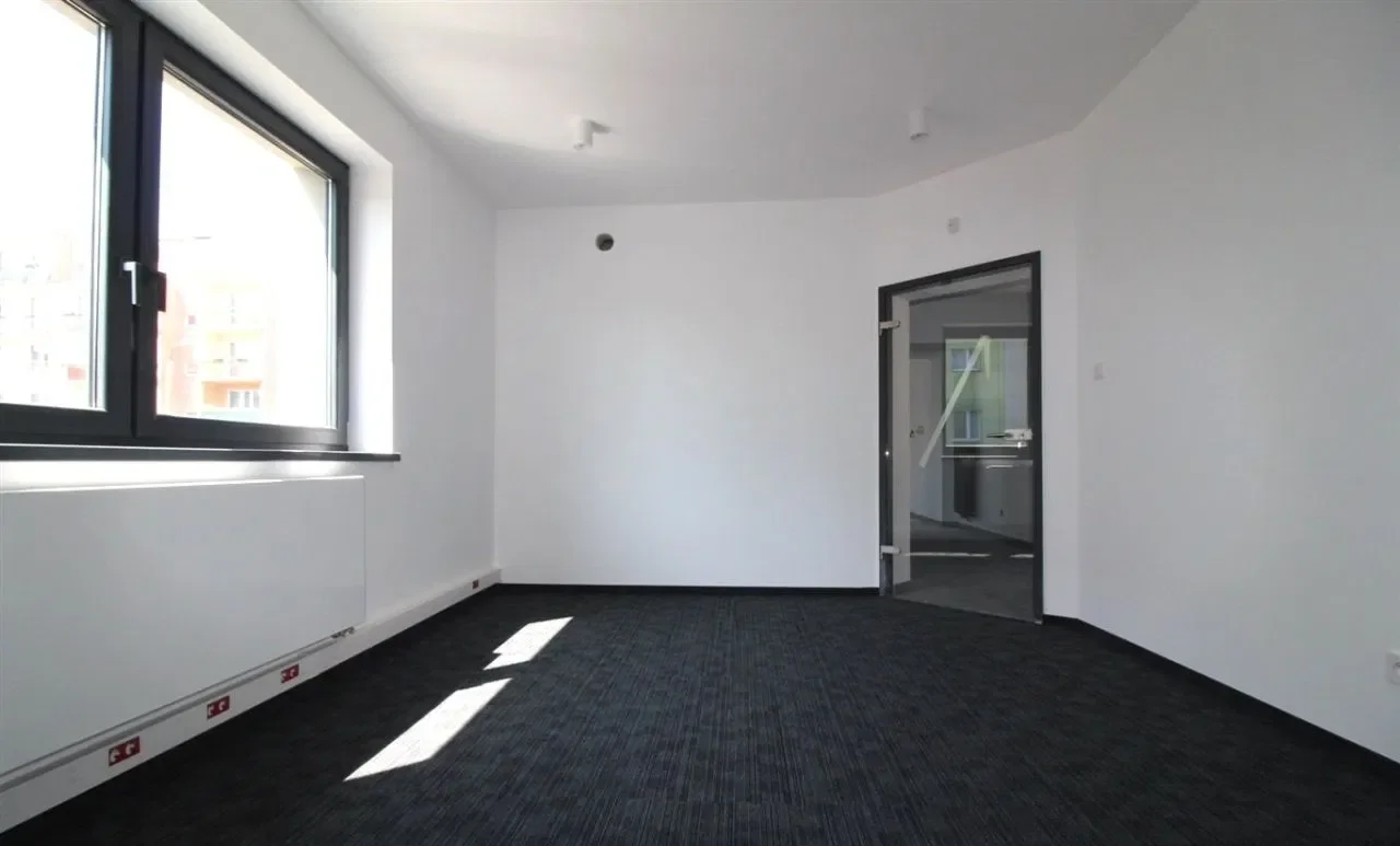 Budynek biurowy 270m²,10 pom. klima ,parking - zdjęcie 7
