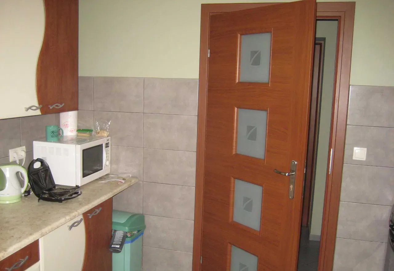Pokój dwuosobowy z indywidualną łazienką na osiedlu Sołacz w Poznaniu - zdjęcie 8