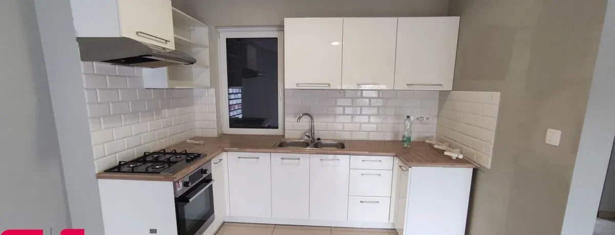 3 pokoje z osobną kuchnią i balkonem