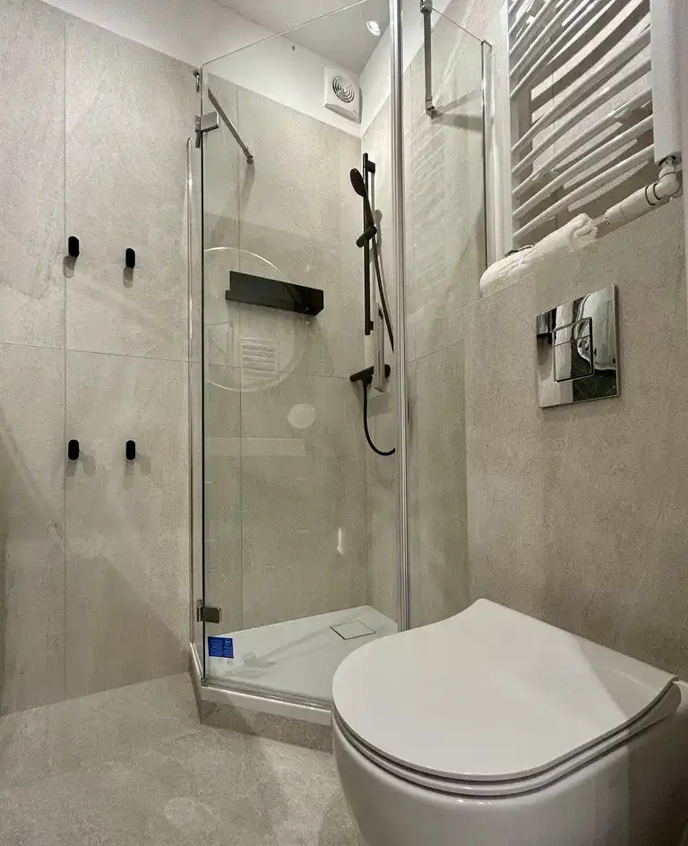 KAWALERKA DO WYNAJĘCIA – CENTRUM, PLAC ZBAWICIELA / STUDIO TO RENT - zdjęcie 9