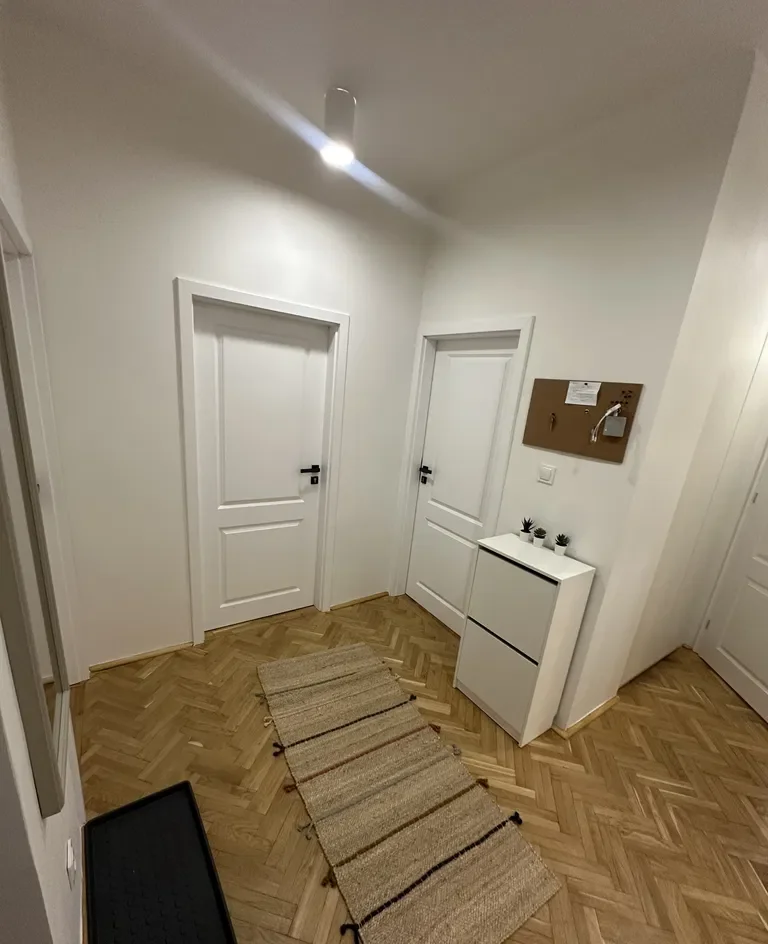 POKÓJ W CENTRUM STAREGO MIASTA W 4 OSOBOWYM MIESZKANIU - zdjęcie 8