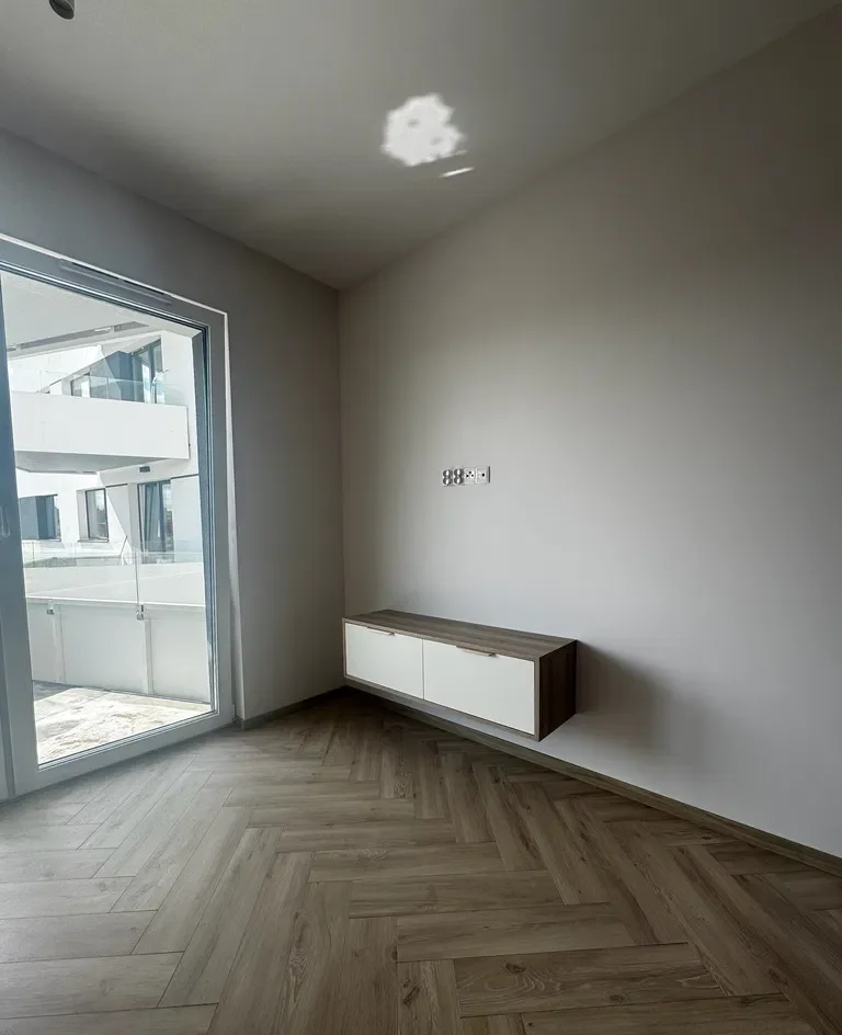 Nowe 2-pokojowe mieszkanie 40m² z balkonem, garażem i komórką - zdjęcie 6