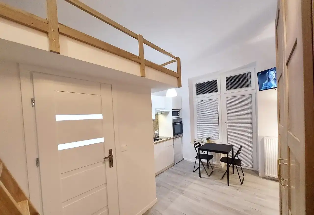 Kawalerka z antresola w centrum,AGH,błonia,Wifi,Klimatyzacja,balkon - zdjęcie 6