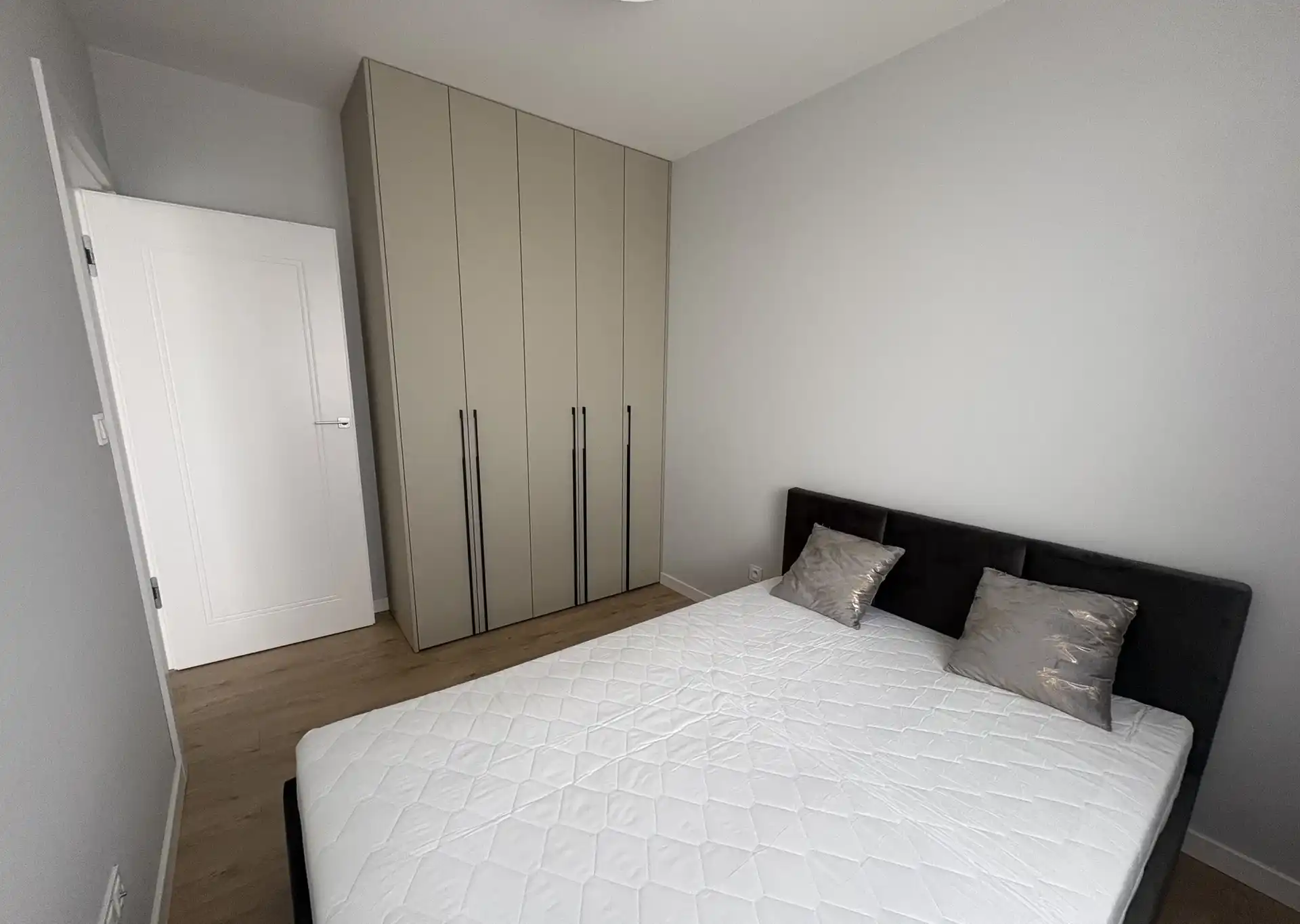 Mieszkanie 48.4m², 2 pokoje, duży balkon, 10. piętro, świetny dojazd do Warszawy - zdjęcie 7