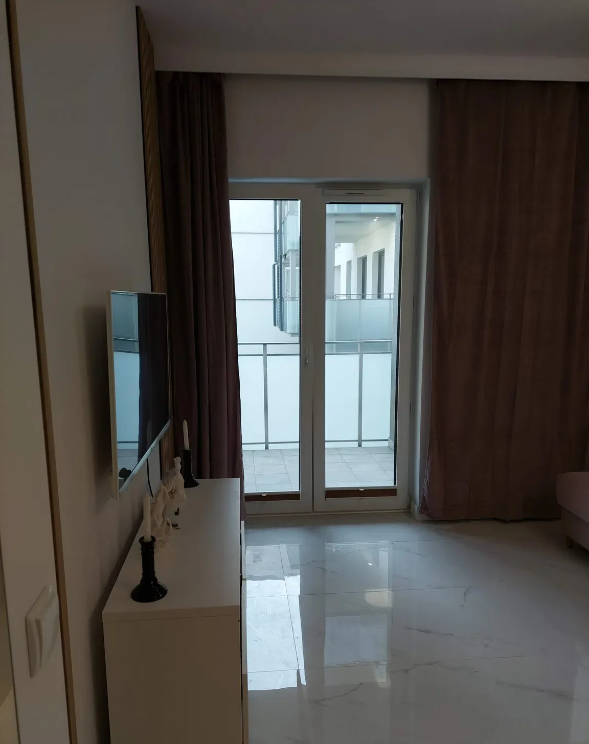 Do wynajęcia 2 pokojowe 42 m², bakon 10 m2 ścisłe centrum Radomia - zdjęcie 3