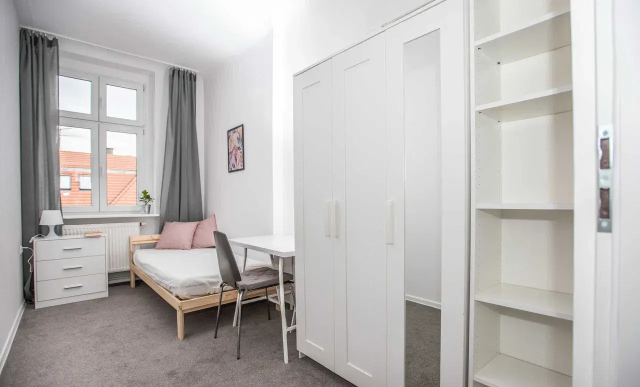 Pokój w sercu Jeżyc - Słowackiego 37 | 2 łazienki | balkon