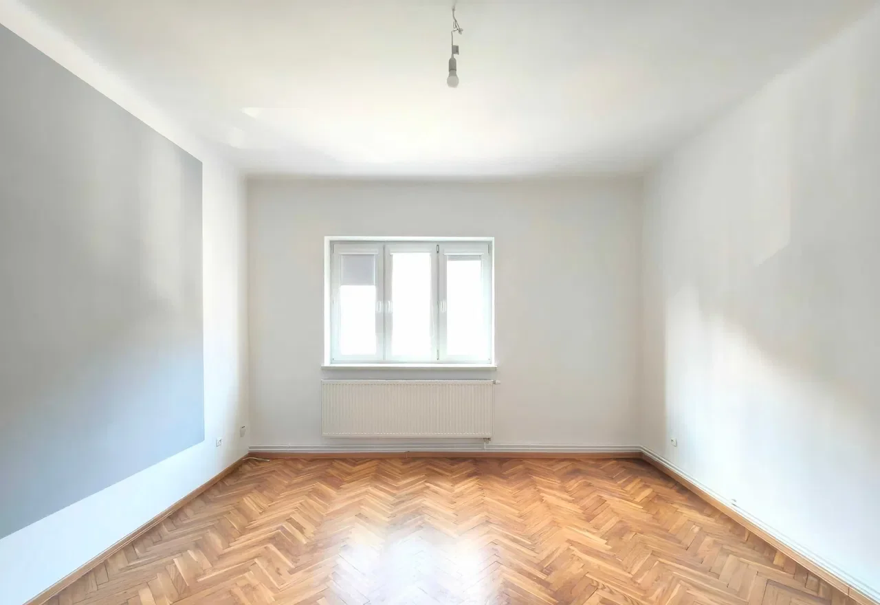 Centrum - obok Zamku, I piętro, 44m2. I pokój + kuchnia - zdjęcie 2