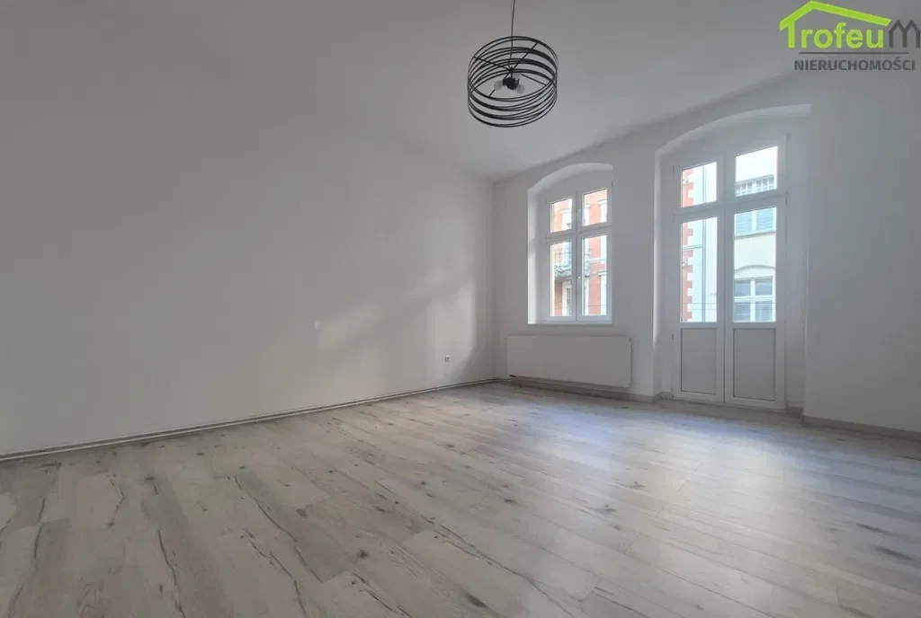 Mieszkanie 78 m² 3 pokoje, I piętro Centrum Miasta - zdjęcie 7