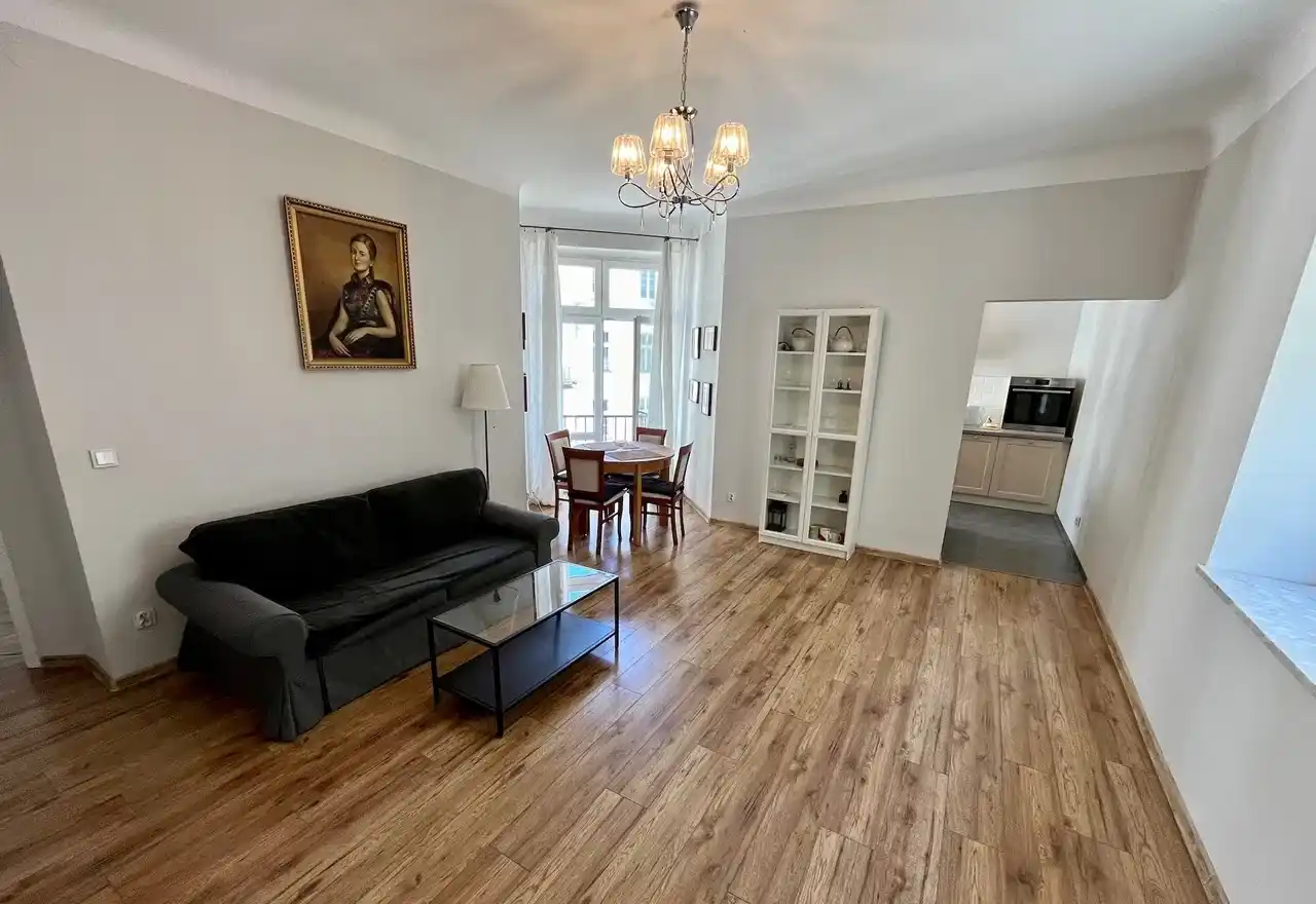 Powiśle-82 m2-3 pokoje-osobna kuchnia-wolne