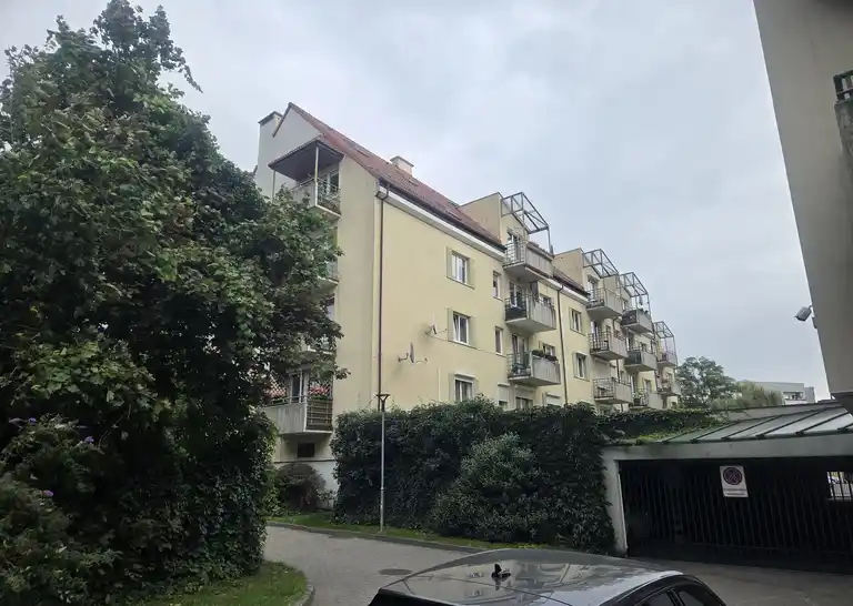 Duże mieszkanie na Karłowicach - zdjęcie 7