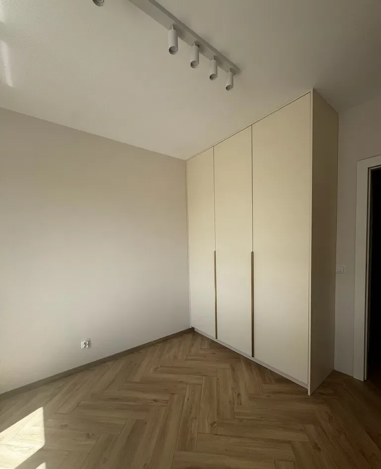 Nowe 2-pokojowe mieszkanie 40m² z balkonem, garażem i komórką - zdjęcie 8