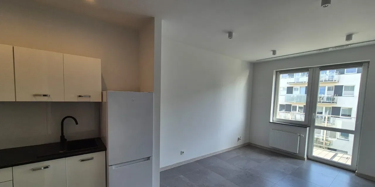 Podolany Kawalerka z garażem na zamkniętym osiedlu - zdjęcie 2