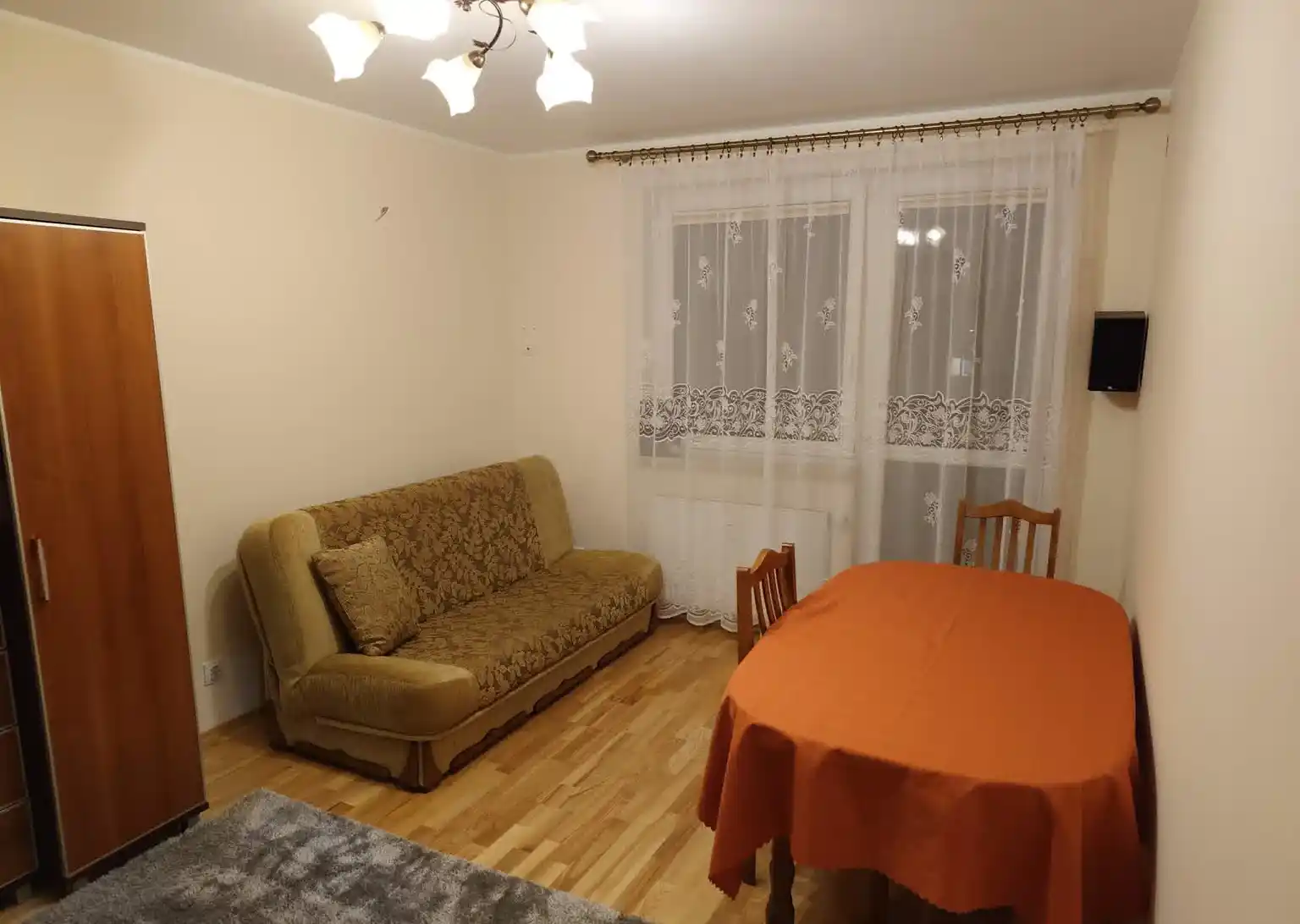 Ładne, w pełni wyposażone 3 pokoje z oddzielną kuchnią, WC, spiżarką. - zdjęcie 8