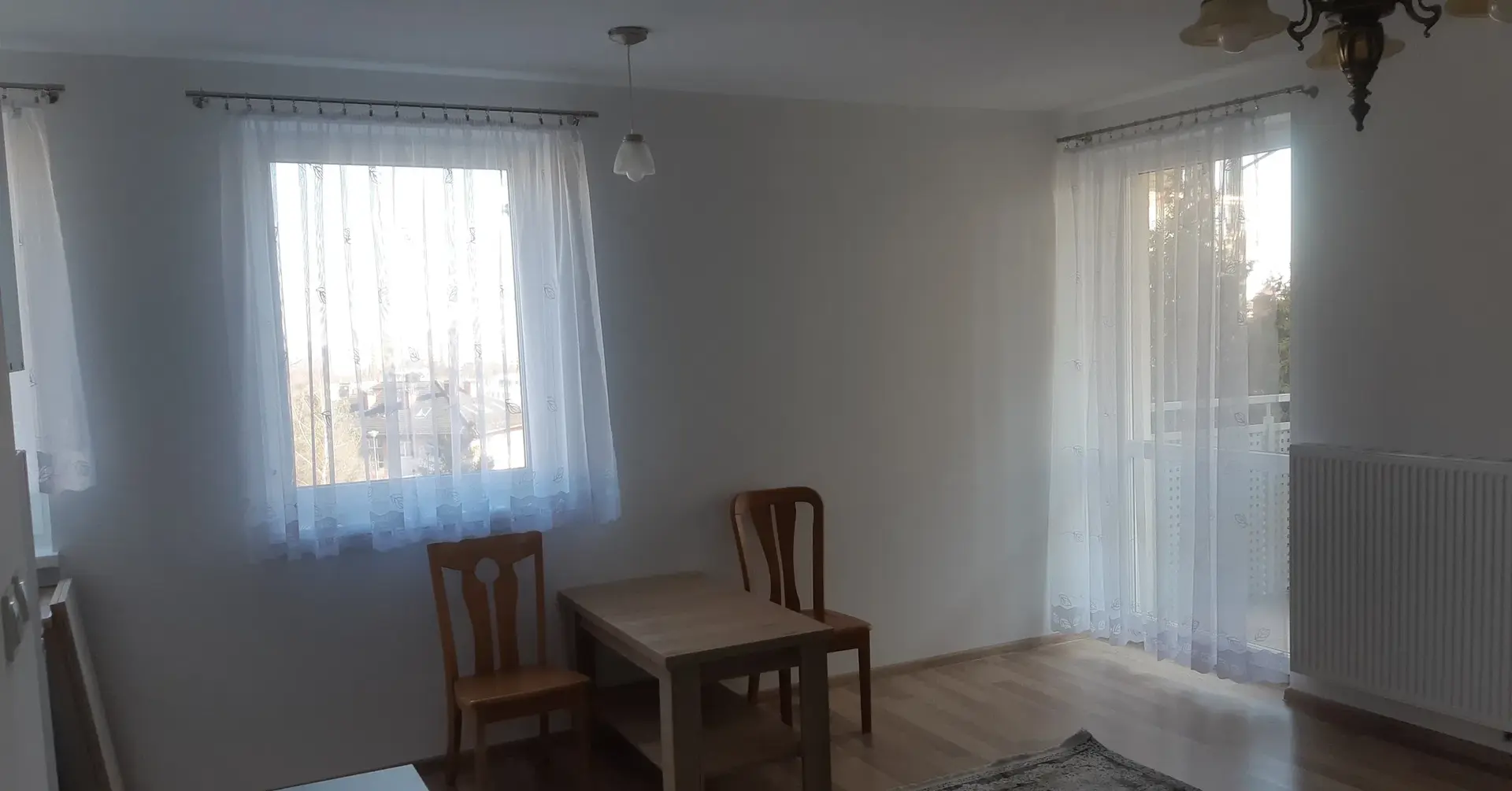duże ustawne mieszkanie blisko tramwaj, szkoła, autobusy p.usługowe - zdjęcie 9