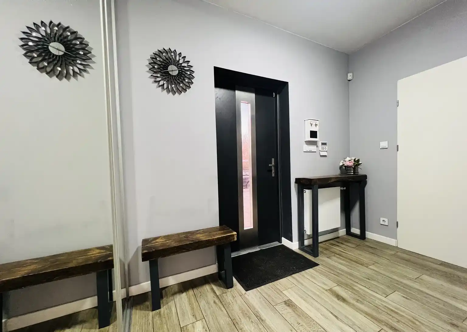 Nowoczesny dom z ogrodem pod lasem – Wygoda - zdjęcie 9