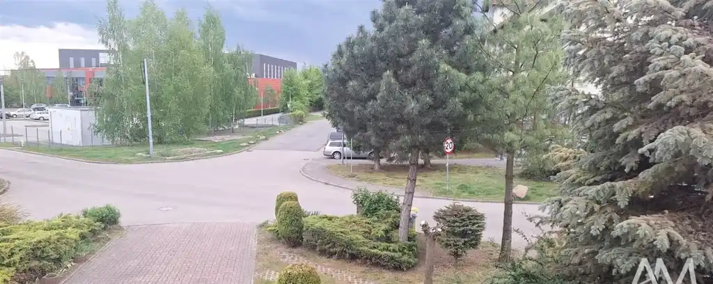 Dom szeregowy z ogrodem w Bielanach Wrocławskich - zdjęcie 10