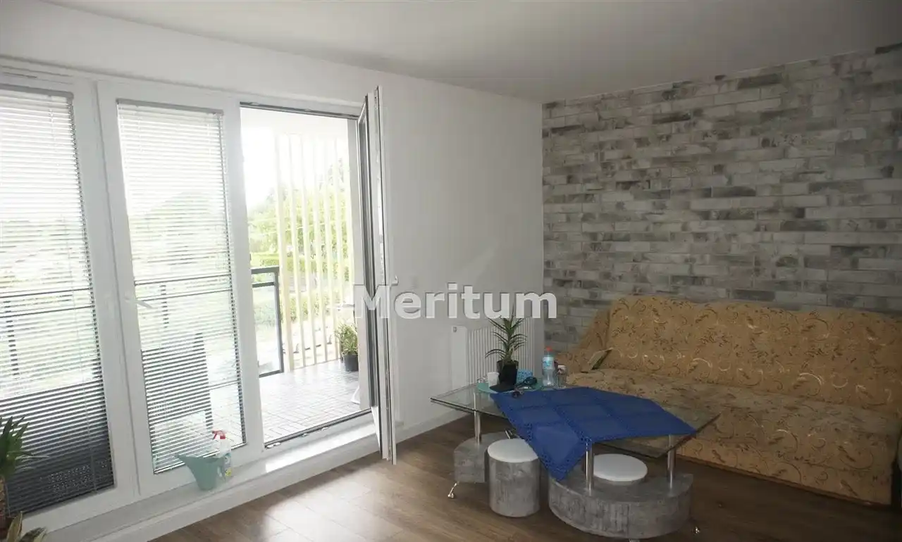 Kawalerka, umeblowana, duża loggia - zdjęcie 3