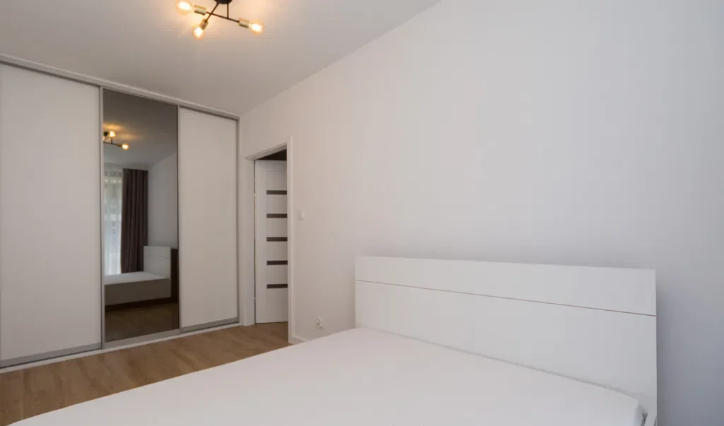 Elegancki apartament w centrum miasta - zdjęcie 9