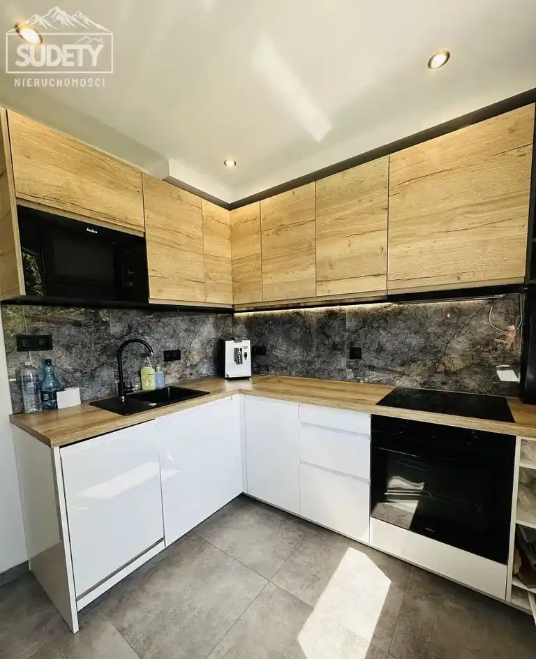 Kawalerka z odrębnym salonem-balkon-blok-ul. Głowa - zdjęcie 3