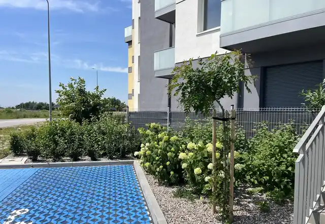 Nowe słoneczne mieszkanie 40 m² z balkonem garażem komórką lokatorską - zdjęcie 3