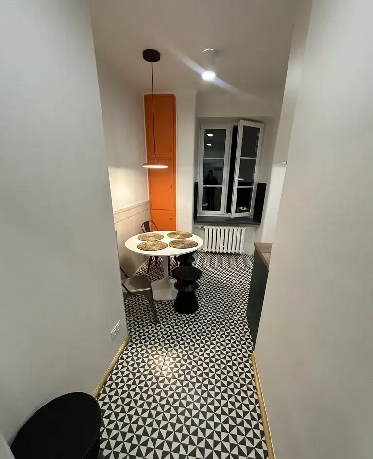 POKÓJ W CENTRUM STAREGO MIASTA W 4 OSOBOWYM MIESZKANIU - zdjęcie 5