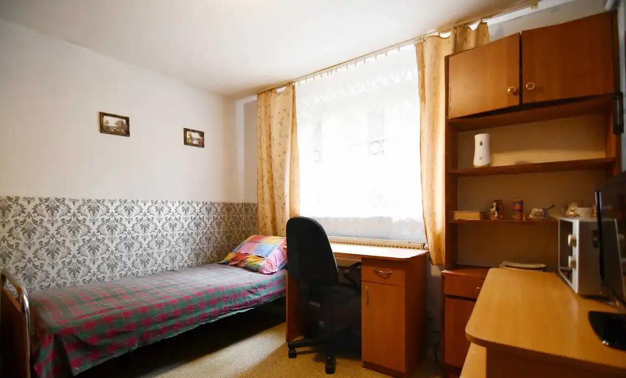 Pokój 1-osobowy 10m2 w domu osiedle Zalesie ul. Fiołkowa parking