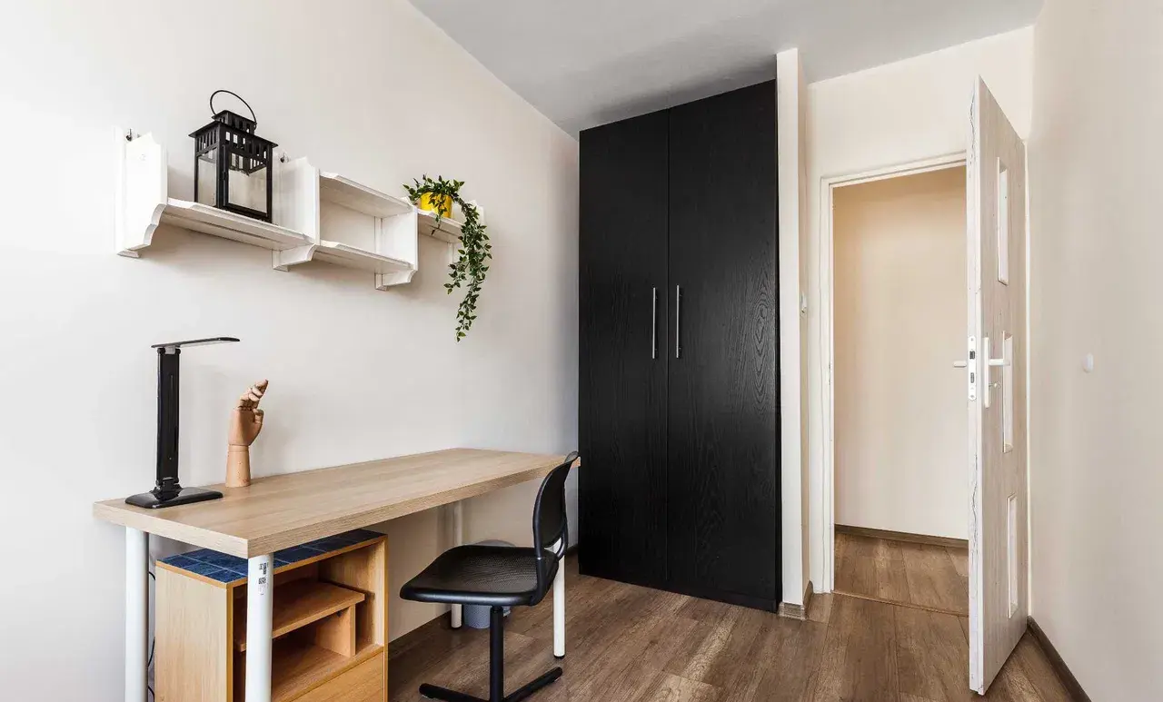 Komfortowy pokój w 3 pokojowym mieszkaniu, 850 m od SKM Gdynia Chylonia! - zdjęcie 2