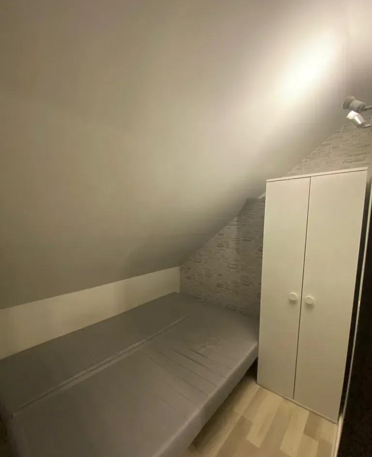 Nowoczesna kawalerka z osobną sypialnią w Luboniu - zdjęcie 5